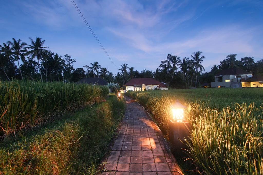 Casa Priya Ubud Villa Exterior photo