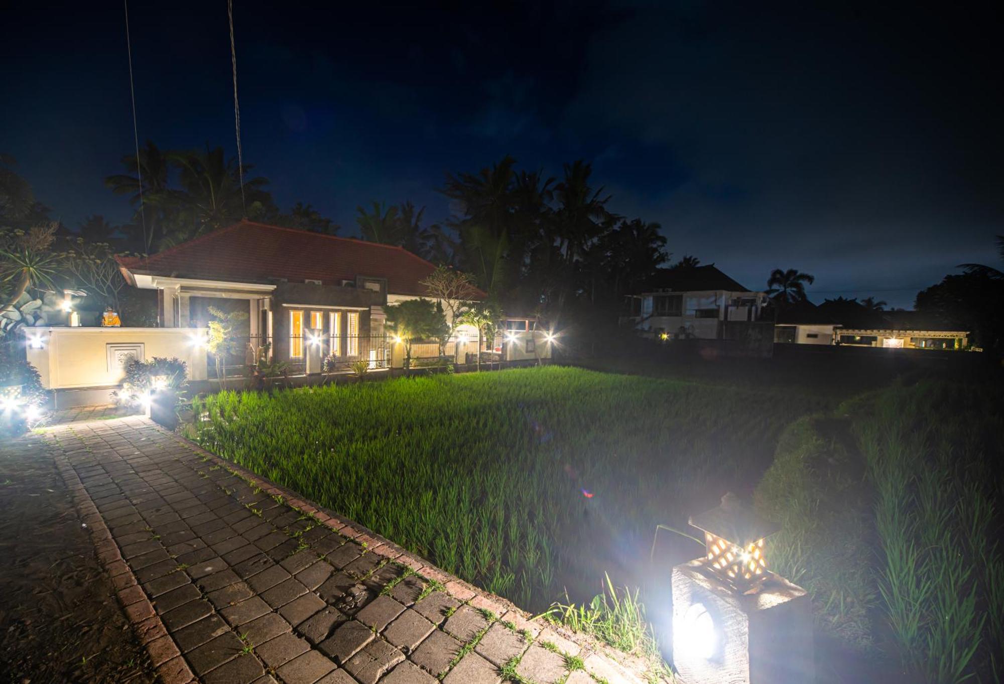 Casa Priya Ubud Villa Exterior photo